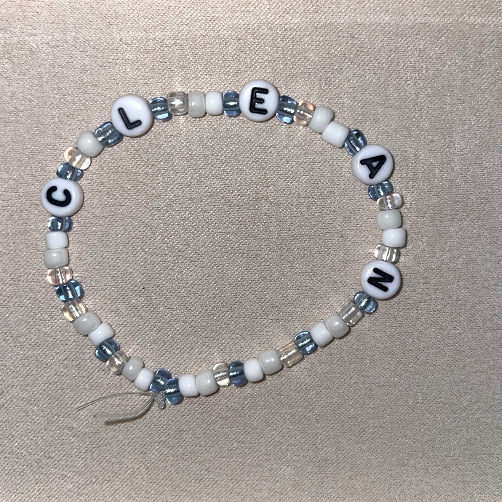 Taylor Swift | Clean | Homemade Friendship Bracelet
